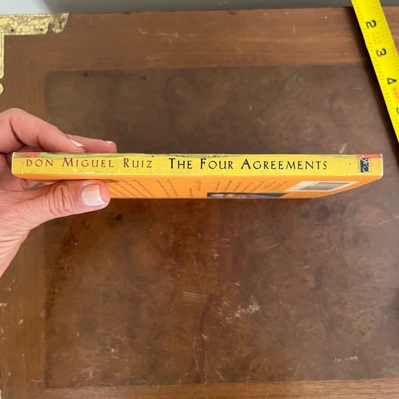 Vintage The Four Agreements Book 1997 Edition - Picture 4 of 4